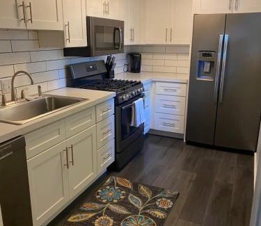 Bellaire House | Dog-Friendly House with Biking & Walk to Downtown Fun