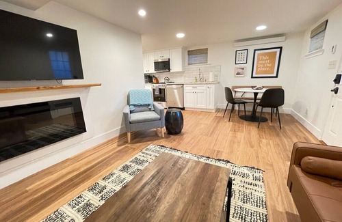 York Apartment | Ideal Downtown Bellingham Suite with Kitchen & Breakfast