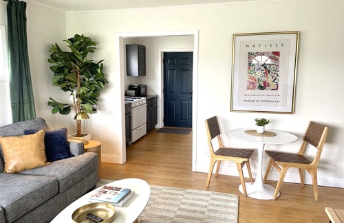 Carbondale Condo | Downtown Carbondale: Cozy Pet-Friendly Retreat for Families