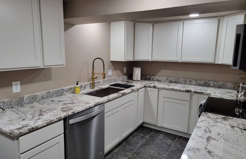 Casper Apartment | Cozy Downtown Apartment with Garage & Pet-Friendly Amenities