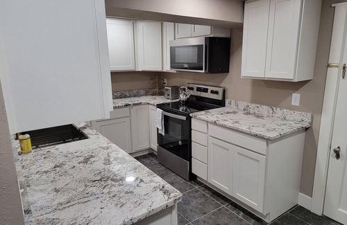 Casper Apartment | Cozy Downtown Apartment with Garage & Pet-Friendly Amenities