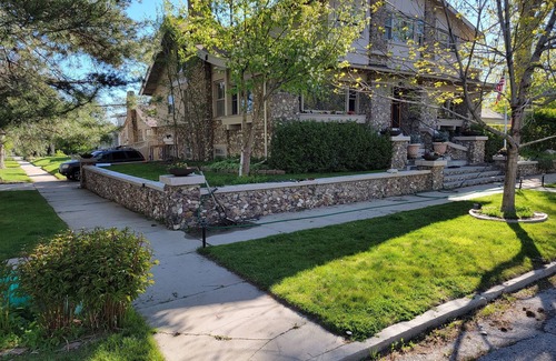Casper Apartment | Cozy Downtown Apartment with Garage & Pet-Friendly Amenities