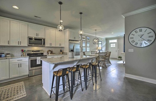 Downtown Chattanooga House | Top-Rated Downtown Chattanooga Retreat with Family Amenities
