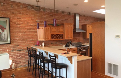 Benton Harbor Condo | Tranquil Downtown Condo in Benton Harbor with Ocean Views