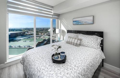 Victoria Park Apartment | Stylish Condo with Sky View, Gym & Free Parking Access