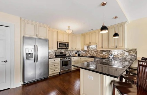 New Buffalo Condo | Perfect Getaway at Lake Time: Condo with Private Pool