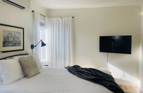 Redding Cottage | Vintage Cottage Retreat with Pool and Spa - Rated 9.6/10