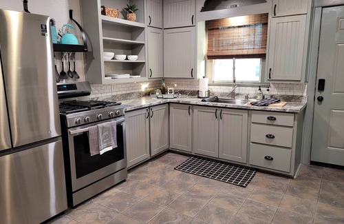 Fort Smith House | Unwind at Downtown Cozy Getaway - Pet Friendly & Ocean Views