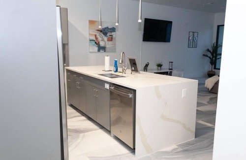 Cedars Apartment | Modern Townhome in the Heart of Downtown Dallas