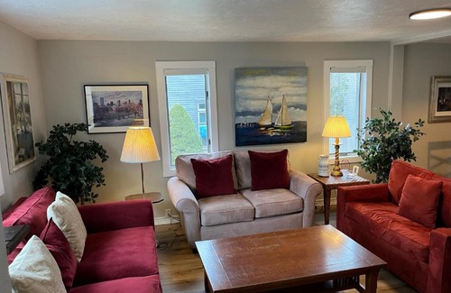 Delavan House | Pet-Friendly Retreat at Downtown Delavan Lake - Rated 10/10