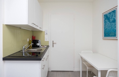 Sihlfeld Apartment | Downtown Deluxe Studio with Kitchen & Breakfast Included