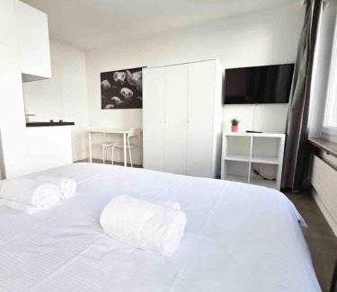Sihlfeld Apartment | Premier Downtown Studio with Queen Bed & Child Friendly Amenities