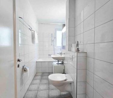 Oerlikon Apartment | Stylish Downtown Dream 3.5BR with Balcony for Families