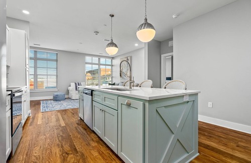 Auburn Apartment | Experience Downtown Dream: Top-Rated 2/2 in Auburn
