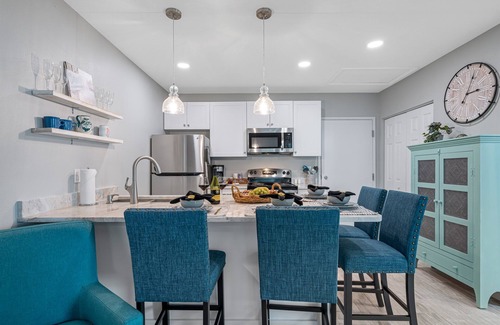 Dunedin Apartment | Downtown Dunedin Gem: Pet-Friendly Retreat with Spa