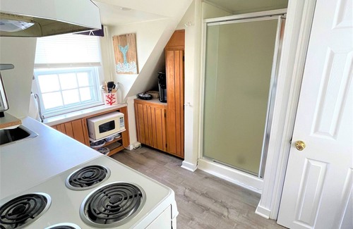 Swansboro Apartment | Perfect Downtown Efficiency Apartment for Two - 10/10 Rating