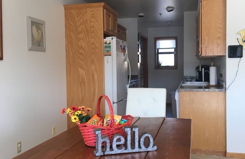 Frankfort Condo | Ideal Downtown Frankfort Retreat near Storm Cloud Brewery