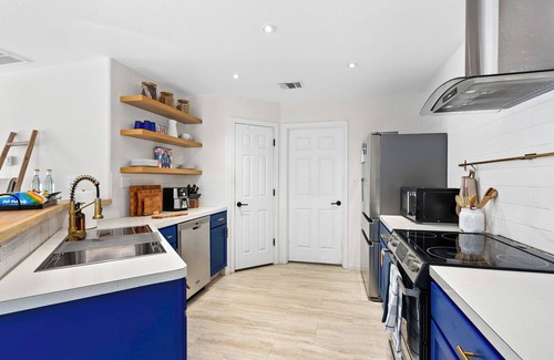 Georgetown House | Family-Friendly Downtown Georgetown Retreat with Pool & Spa
