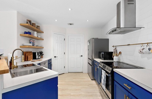 Georgetown House | Family-Friendly Downtown Georgetown Retreat with Pool & Spa
