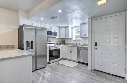 Gilbert Condo | Guest Rated: 9.8 - Downtown Gilbert Condo with Ocean View