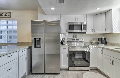 Gilbert Condo | Guest Rated: 9.8 - Downtown Gilbert Condo with Ocean View