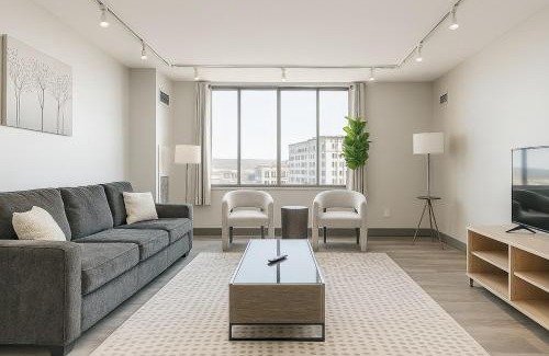 Downtown Hartford Apartment | Pet-Friendly Stay at Hartford Cityscape Bushnell Park