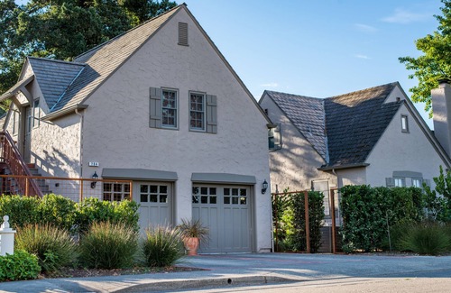 Healdsburg Apartment | Experience Downtown Healdsburg Loft with Kitchen & Breakfast