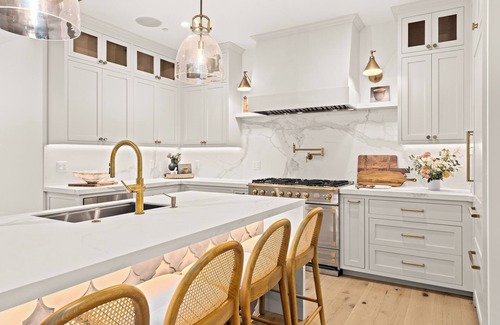 Healdsburg House | Downtown Healdsburg Retreat — Walk to Plaza, Pool, and Timeless Charm