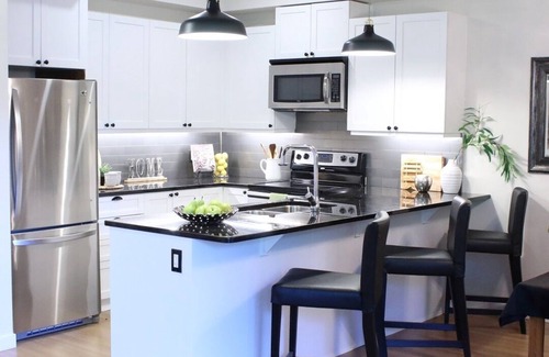 Regional District of Nanaimo Condo | Downtown Nanaimo Retreat with Ocean View & High-Speed WiFi