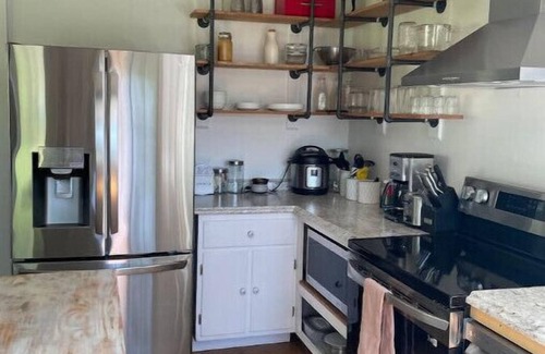 Tunkhannock House | Historic Downtown Retreat with Spa and Hot Tub Amenities