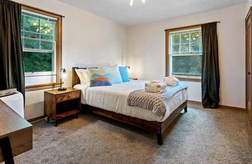 Camas Apartment | Downtown Historic Camas Unique Setting near Lacamas Lake