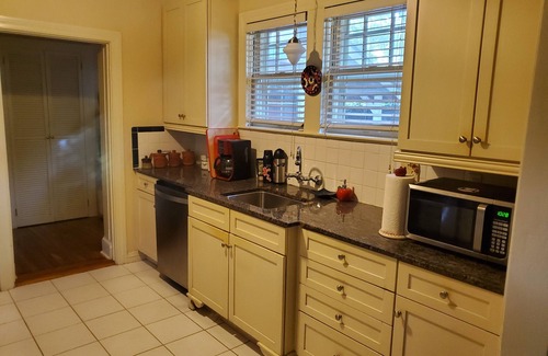 Tallahassee House | Prime Location at Downtown Historic District near Cascades Park