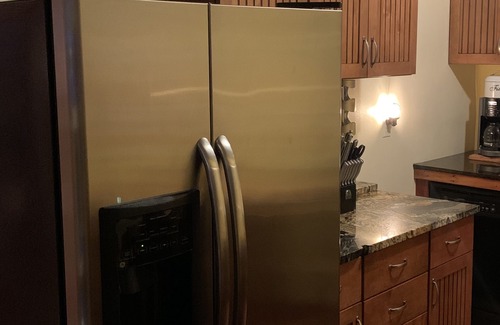 Glenwood Springs Cabin | Private Downtown Hot Springs Cabin with Guest Rated 10/10