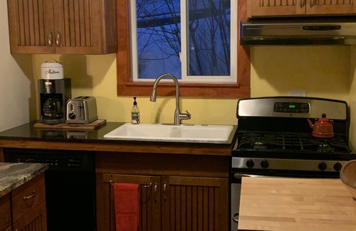 Glenwood Springs Cabin | Private Downtown Hot Springs Cabin with Guest Rated 10/10