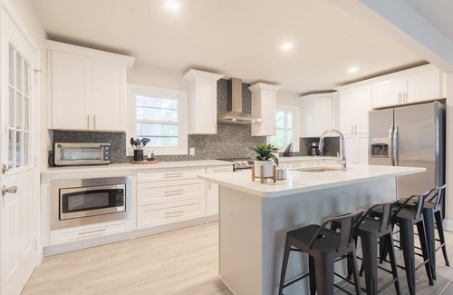 Alpharetta House | Downtown Retreat with 75" 4K TV and Private Firepit
