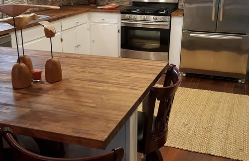 Dripping Springs House | Downtown Hudson Farm House amazing retreat centrally located in Dripping Spring