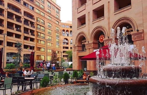 Kentron House | Top-Rated Downtown Inn with Family-Friendly Amenities