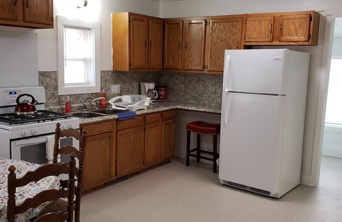 Ionia House | Charming Downtown Ionia Cottage with Hot Tub & Breakfast