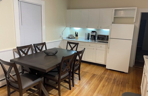 Ipswich Apartment | Prime Downtown Ipswich Apartment with Spa and Kitchen