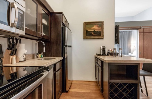 Jackson Hole Hotel | Discover Jackson's 1 Bedroom Loft Suite - Rated 9.2/10