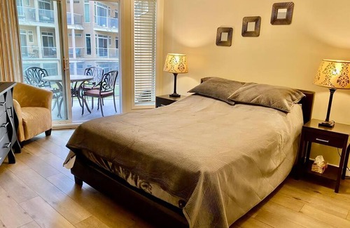 North End Apartment | Waterfront Condo in Downtown Kelowna with Pool & Ocean View