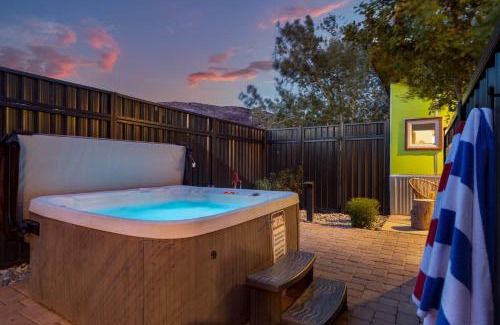 Moab House | Stylish Downtown Kokopelli West 4 - Guest Rated 9.6/10