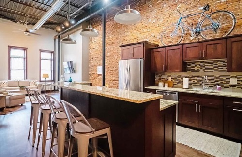 Historic Downtown La Crosse Apartment | Family-Friendly 2 Bedroom Apartment with Kitchen & High Ratings