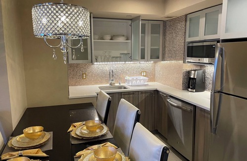 Las Vegas Resort | Discover Downtown Las Vegas: 2 Bedroom Condo with Pool