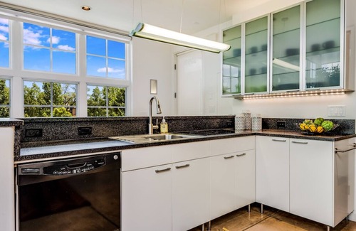 Guadalupe District Condo | Bright Loft Retreat in Santa Fe with Lake Views and Breakfast