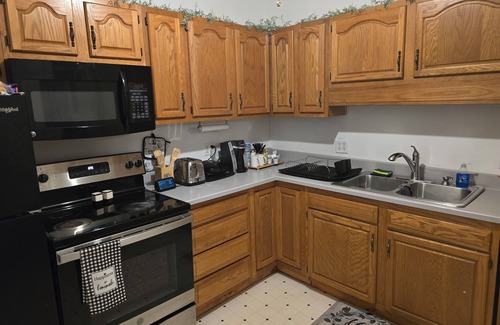 Lima Apartment | Cozy Downtown Lima 1 Bdrm Retreat with Spa & Hot Tub