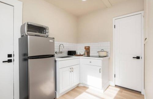 Lodi House | Pet-Friendly Downtown Lodi Retreat with 5 Bedrooms