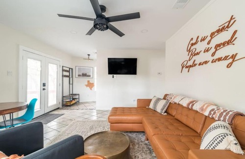 Wimberley House | Pet-Friendly Downtown Lonestar Bungalow with Top-Rated Comfort