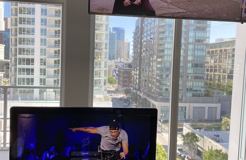 East Los Angeles House | Discover Downtown Los Angeles Center High-Rise Experience