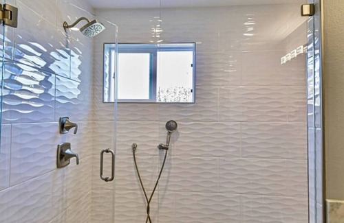 Los Alamos House | Prime Downtown Los Alamos Home with Hot Tub and Pool